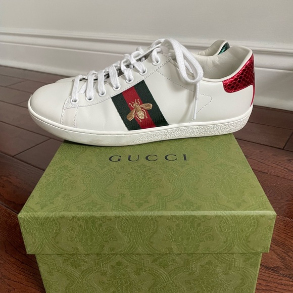 AUTHENTIC Gucci Sneakers - Picture 4 of 5